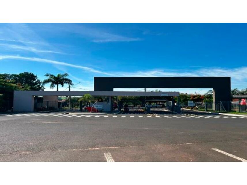 Casa Ocupada em Condomínio Residencial - Jardim Nazareth