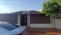 Casa Ocupada em Itambaracá com 180m²