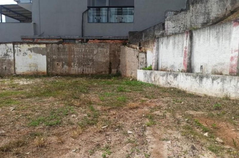 Terreno Urbano desocupado com 167,15 m² em excelente localização