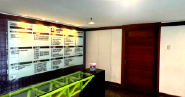 Sala Comercial com 1 recepção, cozinha, 2 banheiros e 6 salas