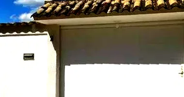 Casa em condomínio com 3 quartos, 1 banheiro, 69m² construída, ocupada