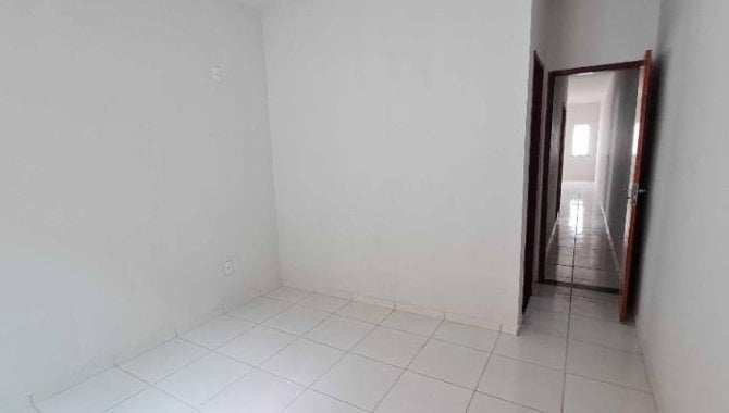 Casa Padrão com 2 Quartos e 1 Vaga em Maracanaú - CE