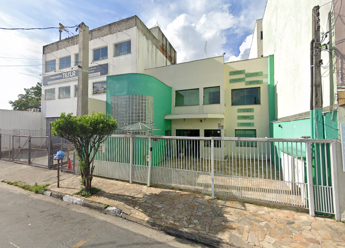 Sala comercial desocupada com 39,56m² padrão