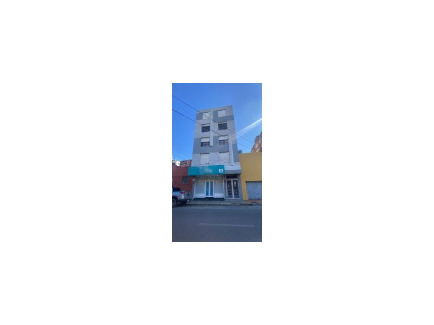 Sala comercial de 48m² ocupada em leilão