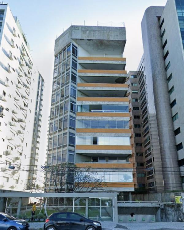 Apartamento com 4 quartos, 230,68m²