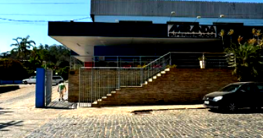 Prédio Comercial 2 pavs. 990m² Construída, Terreno 2393m², Supermercado Funcionando