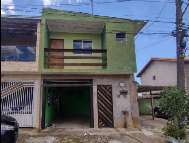 Casa em Ribeirão Pires com 3 unidades, 226m² construídos
