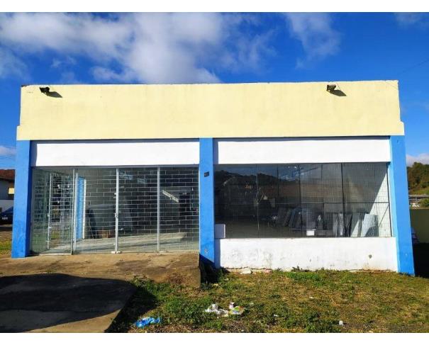 Espaçoso Galpão Comercial com 262m² Construídos e 360m² Terreno