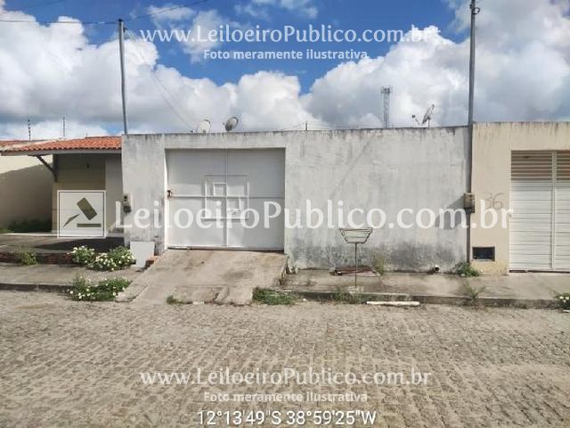 Casa com 2 quartos, varanda, 1 vaga e 36,92m² construída