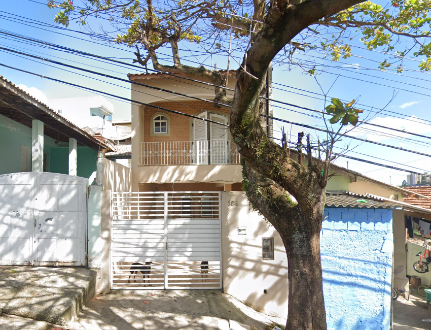Casa com 2 pavimentos, 149,91 m² construída, ocupada