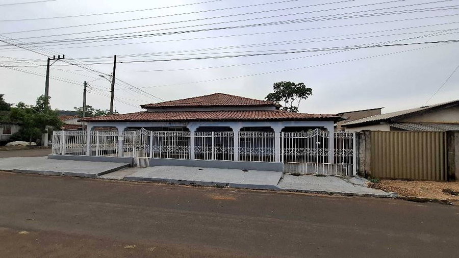 Casa com 3 quartos, 2 banheiros e 2 vagas em Nortelândia/MT