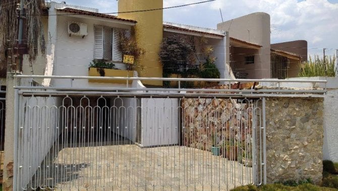 Casa em Condomínio com 4 quartos e 5 banheiros, 188 m², ocupada