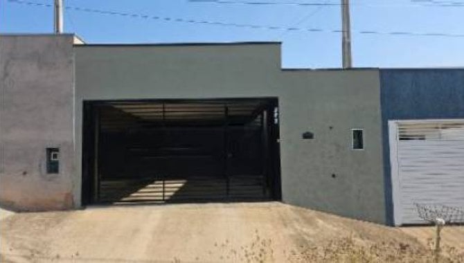 Casa com 3 quartos e 2 banheiros, 99 m², ocupada