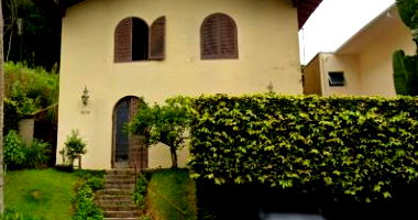 Casa com 3 quartos, 2 banheiros, 287m² construída, terreno 398m²