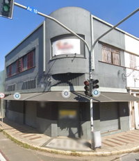 Prédio assobradado com 7 quartos, 3 banheiros e 311m²