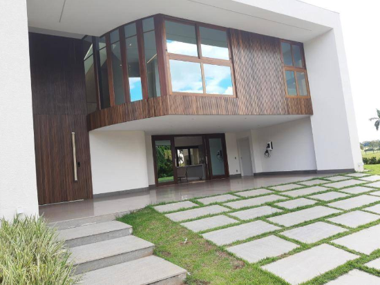 Casa em Condomínio Desocupada em Foz do Iguaçu - 900m² de Terreno