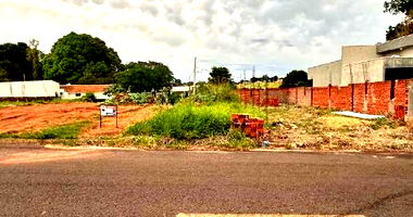 Terreno com 126 m² em Umuarama/PR