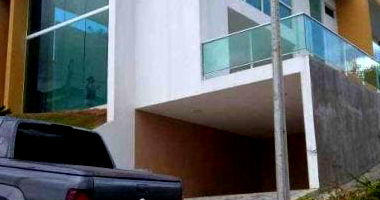 Casa em Condomínio com 4 Quartos e 317m² em Chã Grande - PE