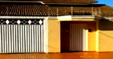 Casa em Leilão com 4 Quartos e 3 Banheiros