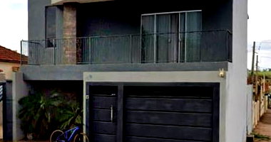 Casa com 1 vaga de garagem, 132m² de terreno, ocupada