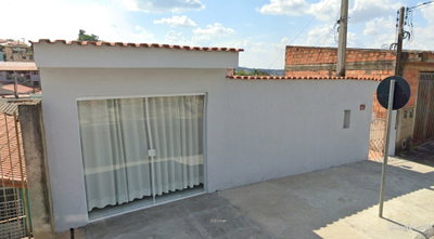 Casa simples com 243m² em Pedreira/SP