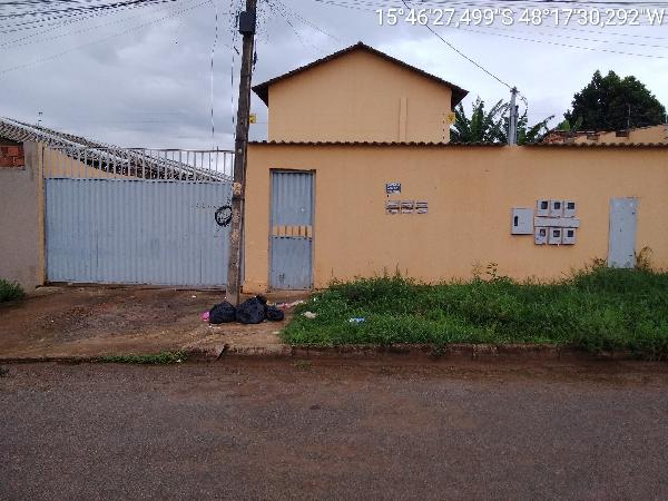 Casa com 2 quartos, 2 banheiros e área de serviço, 69,16 m²