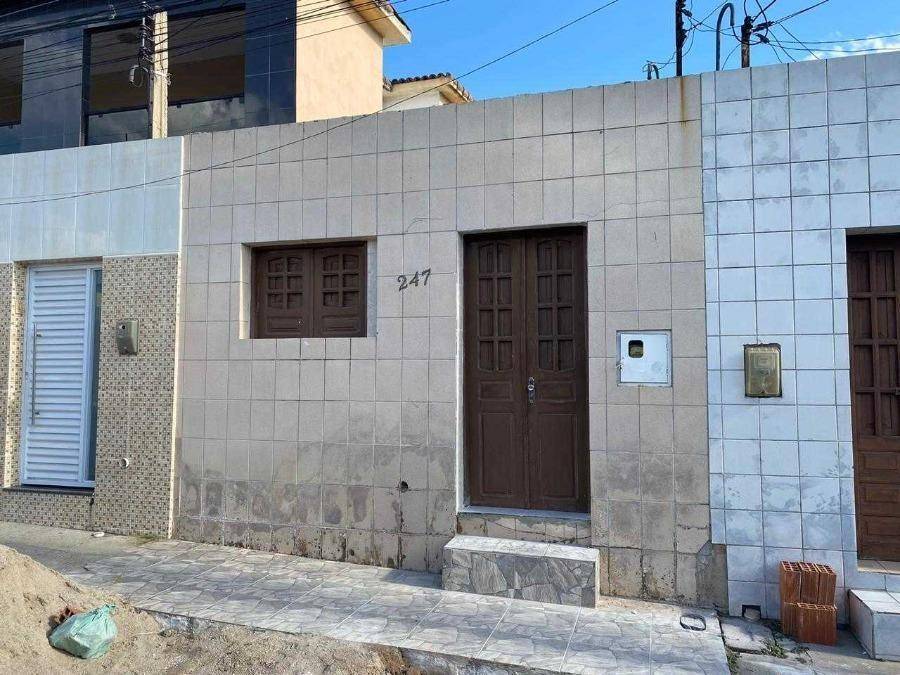 Casa com 3 quartos e 2 banheiros, 77.9m² construídos