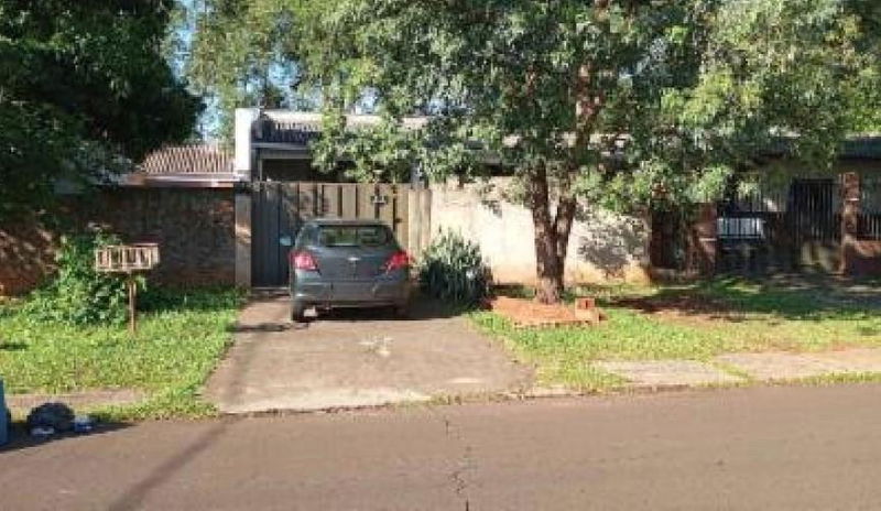 Casa 207m² com 425m² de terreno, 3 quartos, 2 banheiros, ocupada