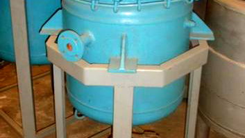 Tanque Vitrificado 140L com Tampa Abaulada e Fundo Abaulado