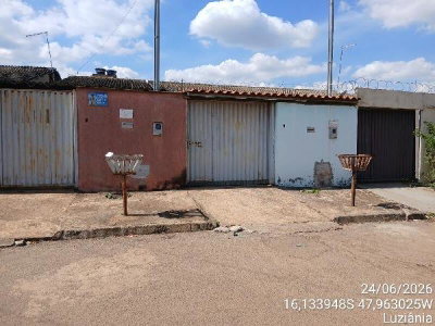 Casa com 2 Quartos e Varanda em Luziânia