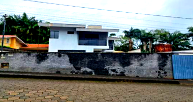 Casa em Guabiruba com 235m² de área construída