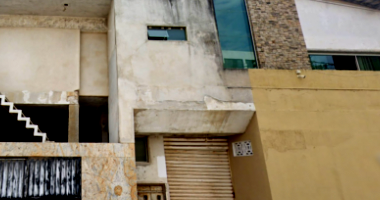 Prédio Comercial/Residencial com Lojas e Residência em Marataízes/ES