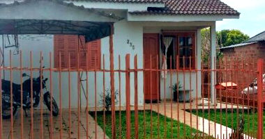 Casa em Alvenaria com 3 Quartos e Churrasqueira