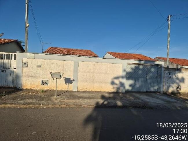 Casa com 2 quartos, 1 banheiro, vaga de garagem e 51,84m² privativos