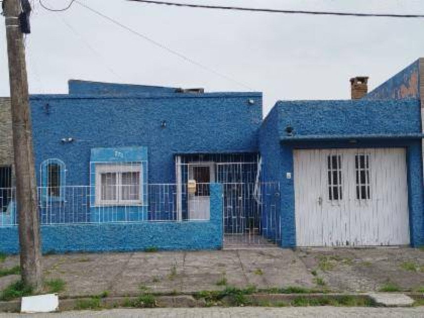 Casa ocupada com 123 m² de área construída