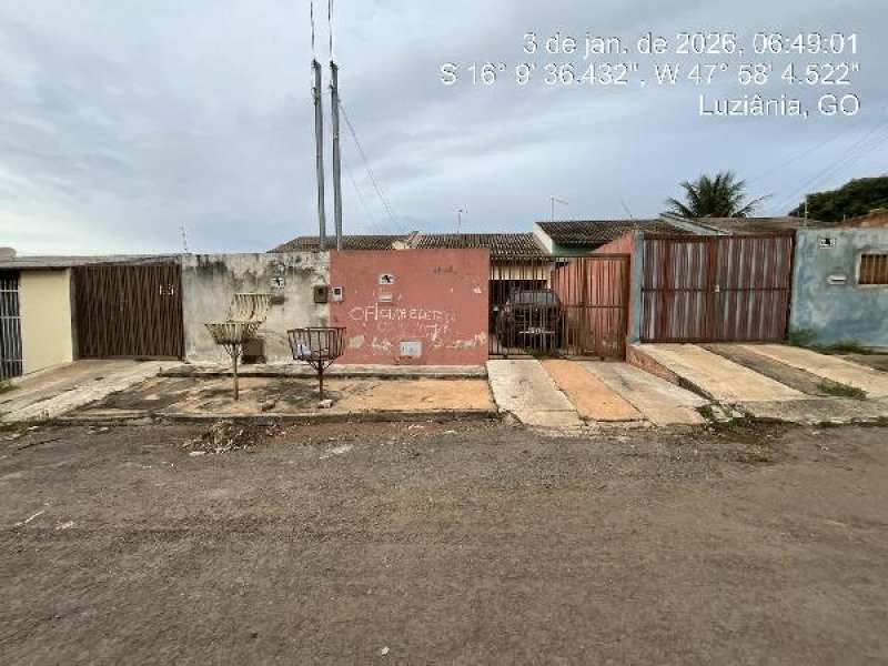 Casa com 2 quartos, 1 banheiro e 1 vaga de garagem