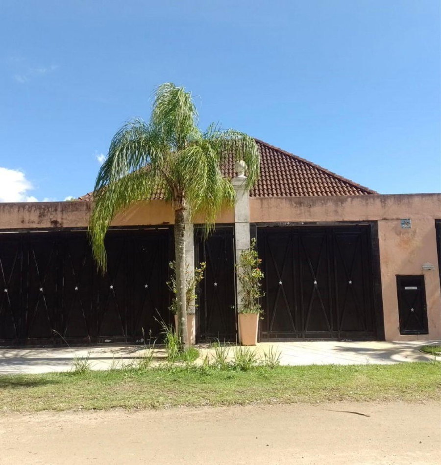 Casa em São Sebastião - SP, 438m², 3 quartos, 2 banheiros