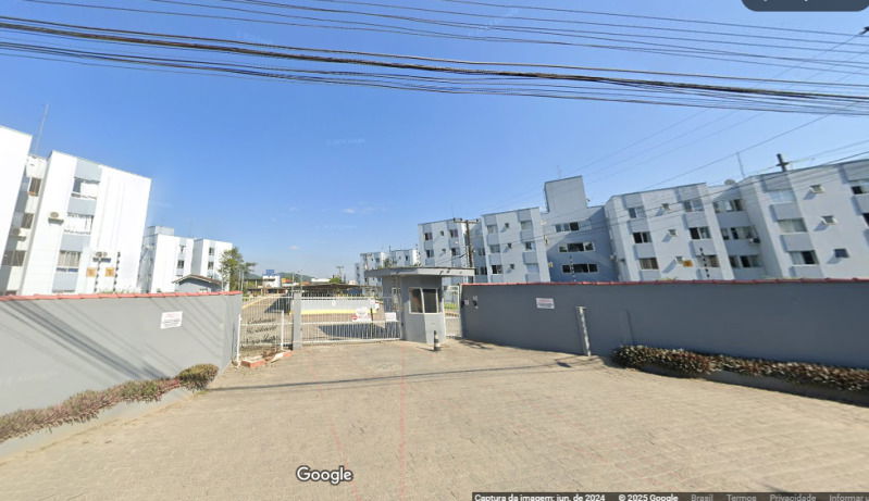 Apartamento no Iririu com 2 Quartos e 1 Banheiro