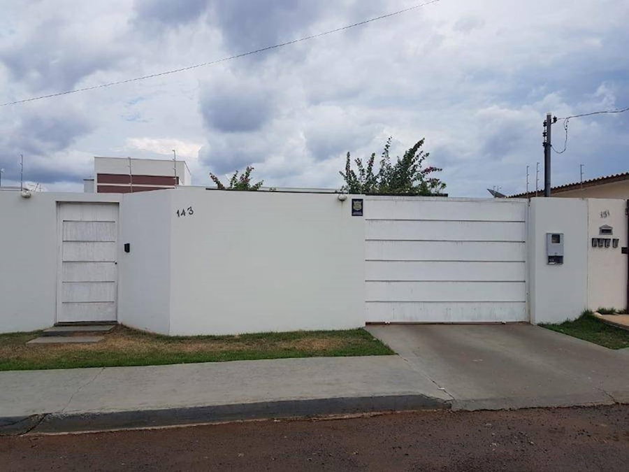 Casa padrão com 2 quartos e 2 banheiros em Querência/MT