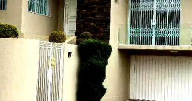 Casa com 2 vagas, 259m² construídos - Ocupado