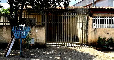 Casa com 2 quartos, 1 banheiro, área construída 55,77m², 1 vaga