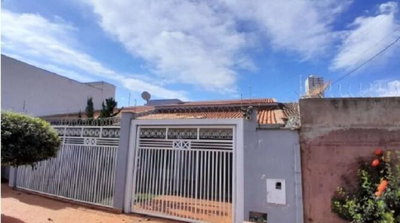 Casa com 3 Quartos e 110m² em Rio Verde-GO