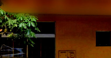 Comercial com 243m² de área construída em terreno de 300m²