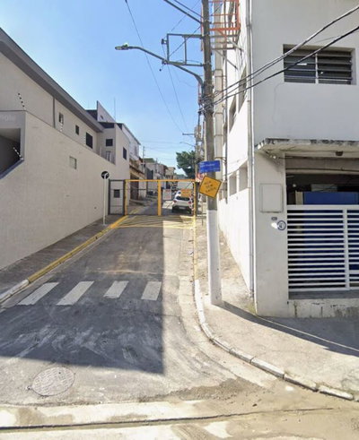 Casa com 300m² de área construída em São Paulo