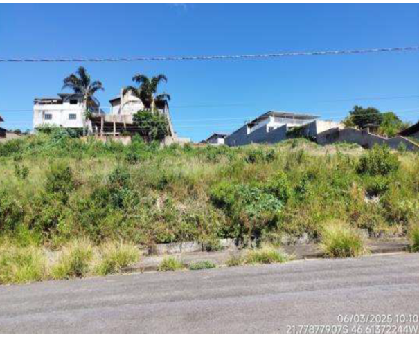 Terreno Comercial desocupado com 525m², pronto para investimento