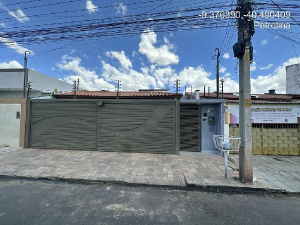 Casa com 2 quartos, 2 banheiros, 44m² construída, área total 260m²