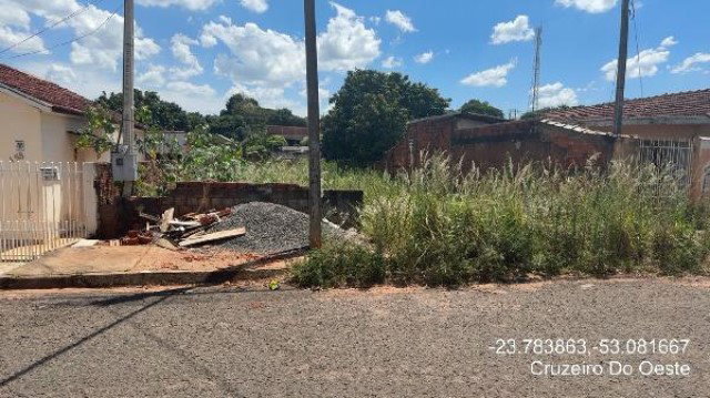 Terreno com 350m² em Cruzeiro do Oeste/PR