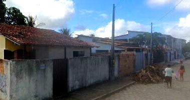 Casa 3 pavimentos com terreno, 3 quartos, 3 banheiros