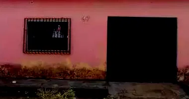 Casa Ocupada com 93m² de Terreno e 80m² Construída