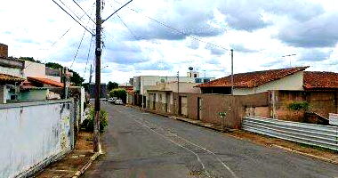 Lote espaçoso de 1005 m² no centro, ideal para investimentos